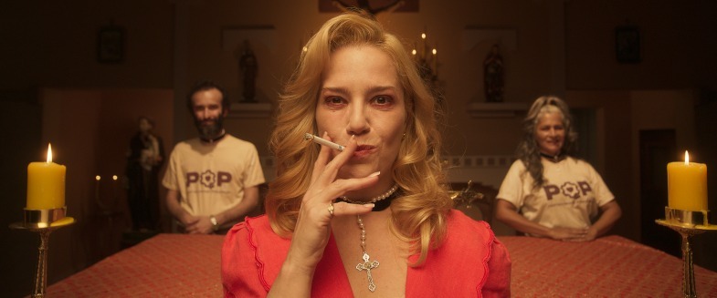 Natália Lage em cena do filme Furnas Fundas: Uma Fábula Gótica Brasileira